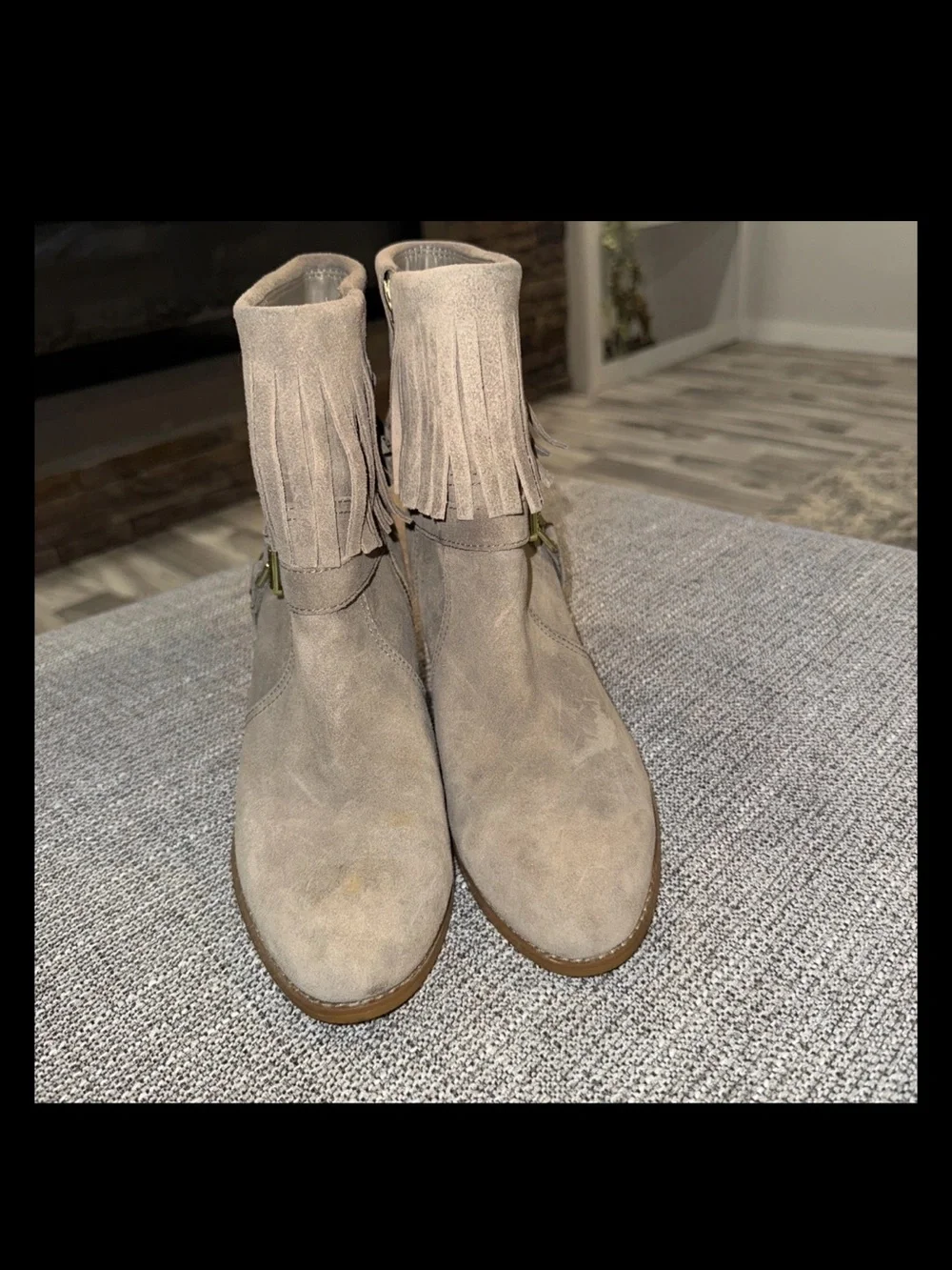 Ralph Lauren Women’s Mara Fringe Beige Suede Ankle Boots Booties Gold Hardware